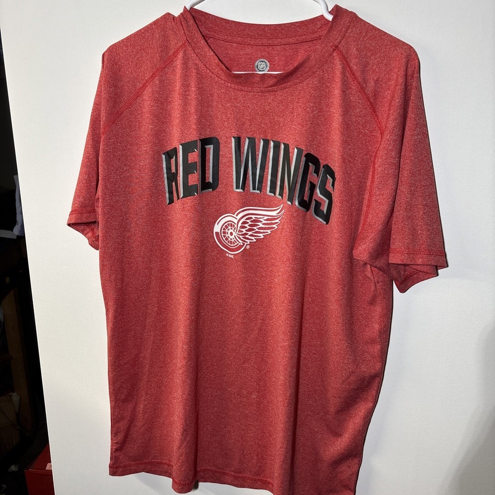 Detroit Red Wings NHL Shirt Men's Large Red Short Sleeve Graphic Tee Licensed